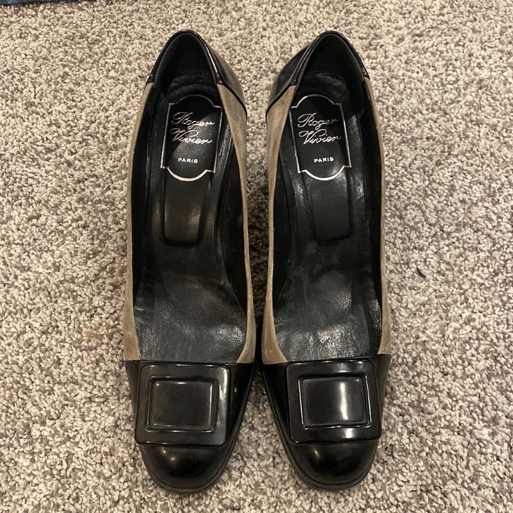 never worn roger vivier suede and patent leather heels